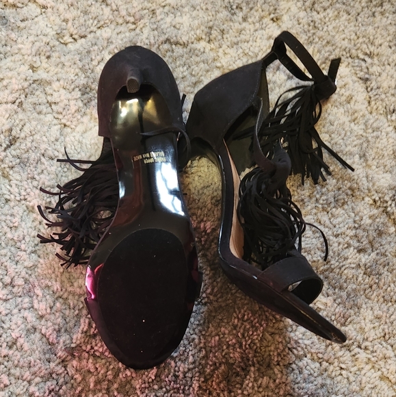 Shoes - Picture 2 of 5